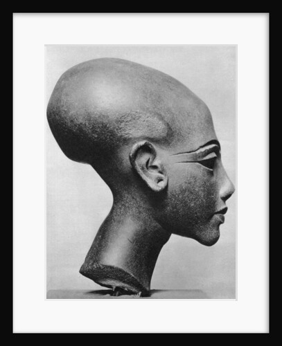 A daughter of King Ikhnaton by Anonymous