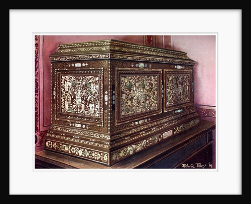 Inlaid jewel casket of walnut wood with panelled front, sides and top by Edwin Foley