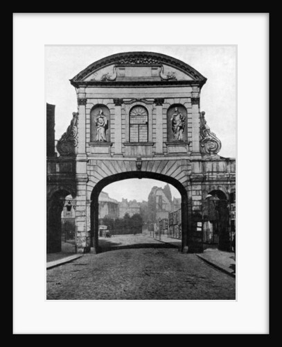 Temple Bar archway, at the Stand end of Fleet Street, London by Anonymous