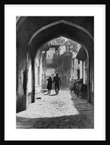 The bazaar of Lucknow, India by Anonymous