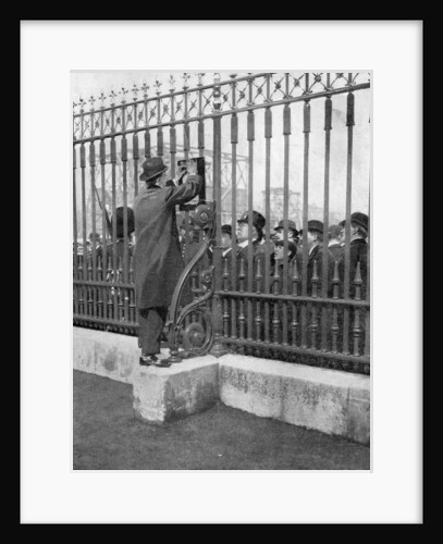 Crowds outside Buckingham Palace waiting for news of the illness of the King by Anonymous