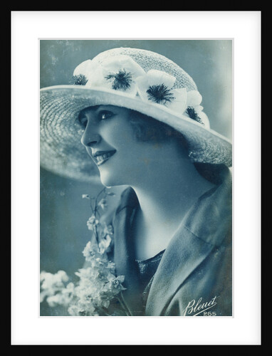 Woman wearing a hat by Bleuet