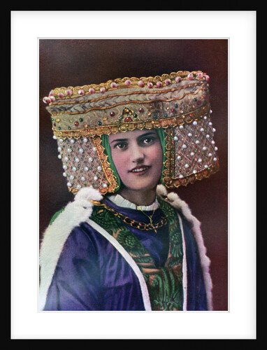 Lady's headdress by Anonymous