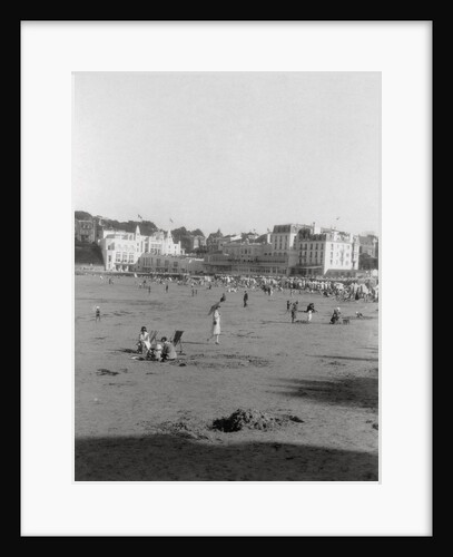 The beach, Dinard, Brittany by Anonymous