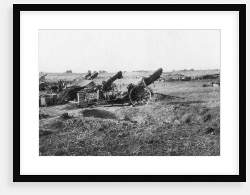 American 155th artillery battery, south of Soissons, France by Anonymous