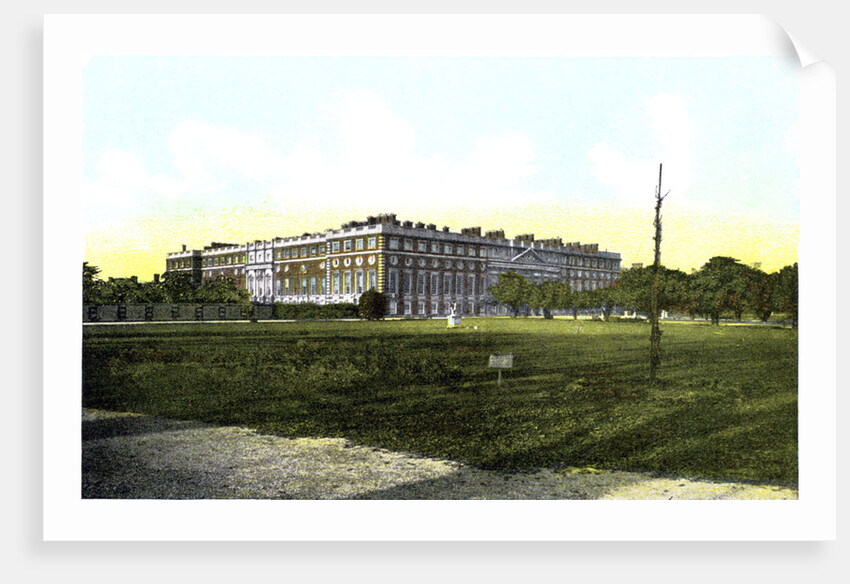 Hampton Court Palace, London by Anonymous