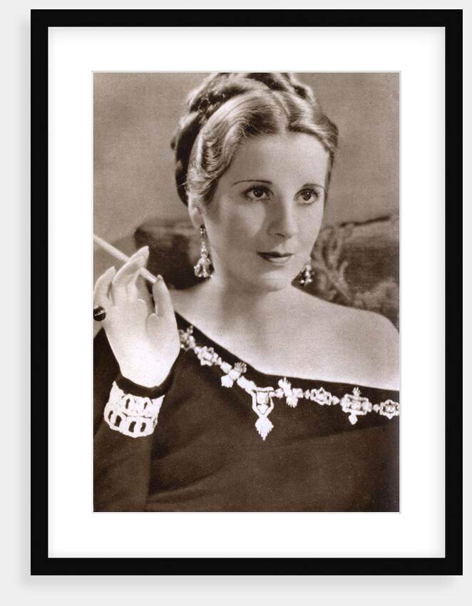 Diana Wynyard, British actress by Anonymous