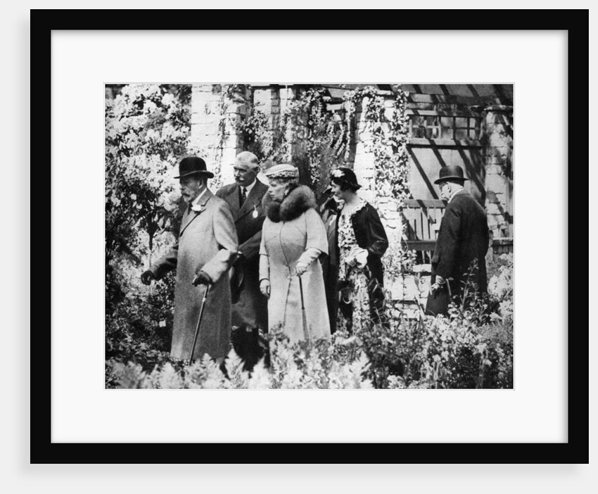 King George V and Queen Mary at the Chelsea Flower Show, London by Anonymous