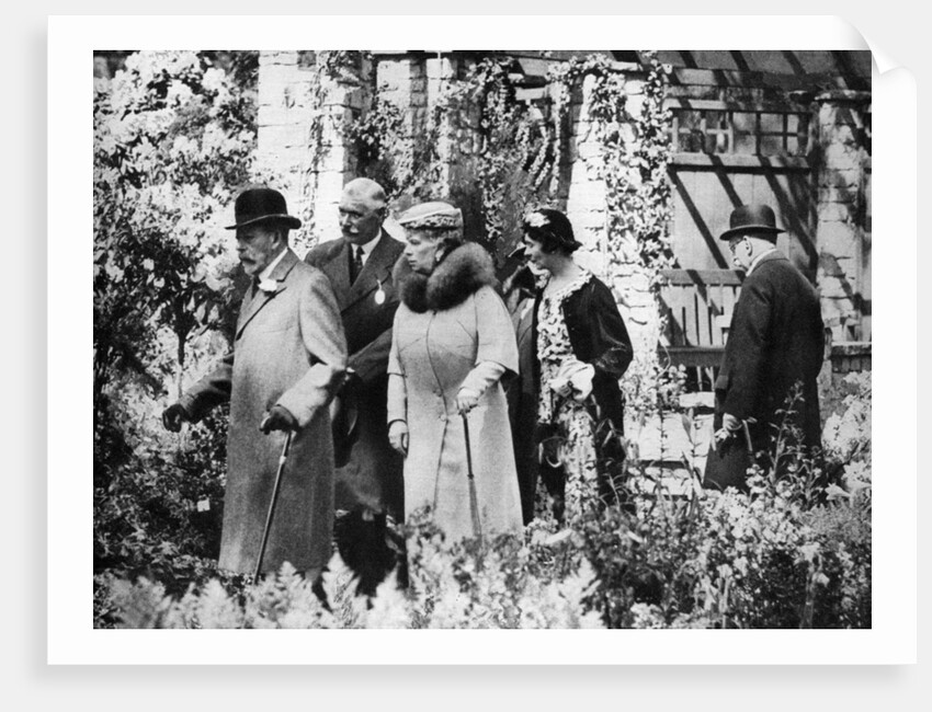 King George V and Queen Mary at the Chelsea Flower Show, London by Anonymous