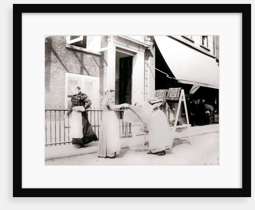 Women, Rotterdam, Netherlands by James Batkin