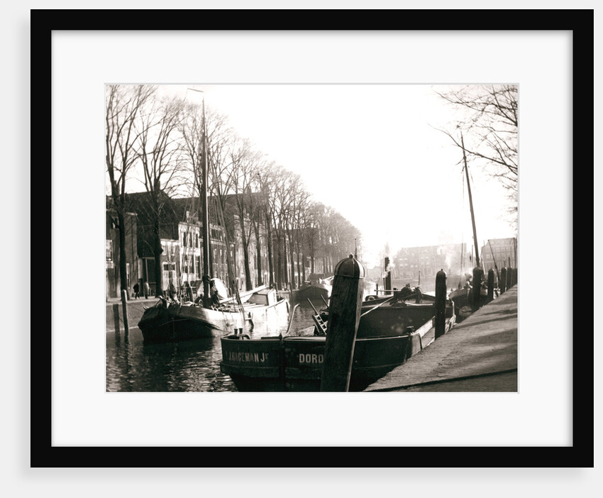 Canal boats, Dordrecht, Netherlands by James Batkin