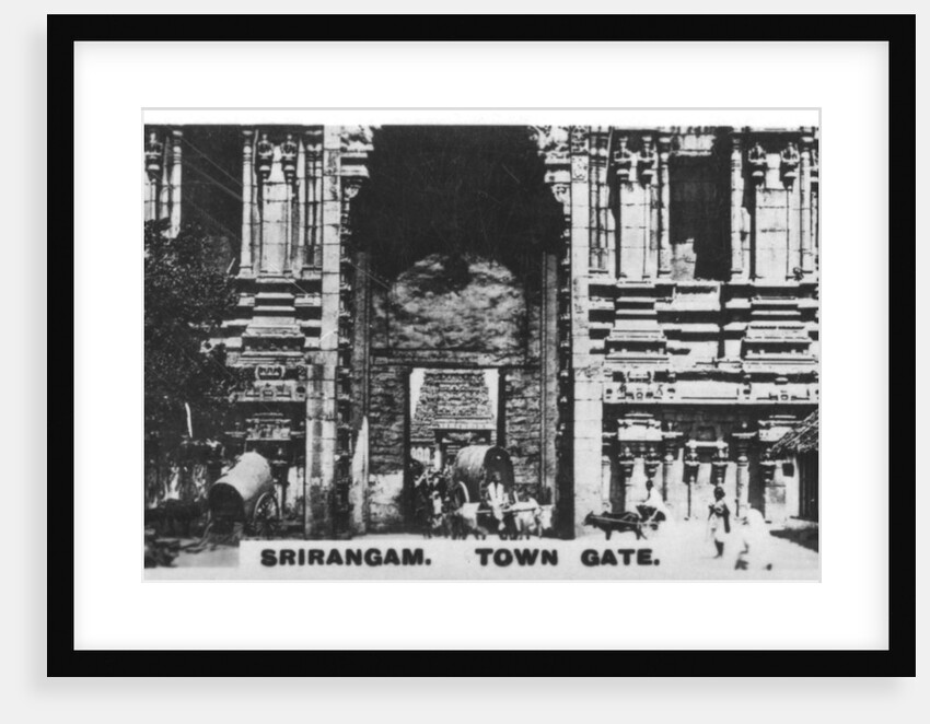 Town gate, Srirangam, India by Anonymous