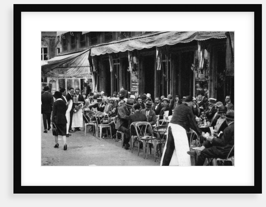 People at a well-known Parisian pavement cafe by Ernest Flammarion