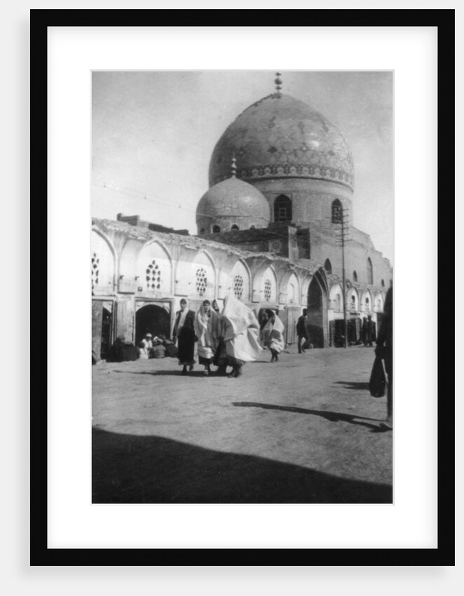 Mosque on New street, Baghdad, Iraq by Anonymous