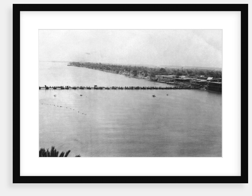 Lower pontoon bridge, Baghdad, Mesopotamia, WWI by Anonymous