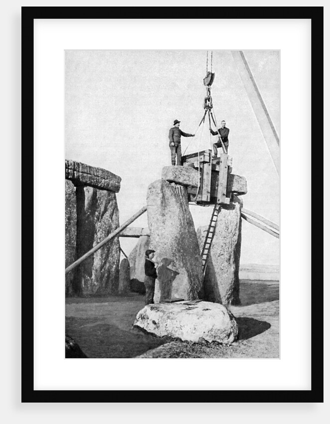 Lifting of an impost at Stonehenge by Anonymous