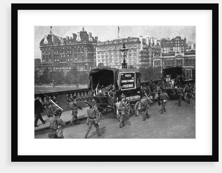 The railway strike of 1911, London by Anonymous