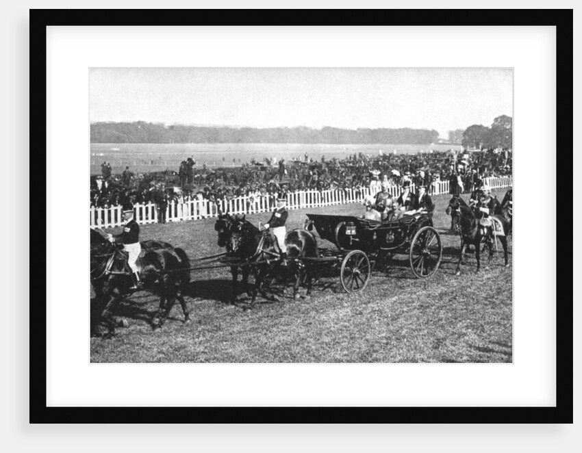 The king and queen arriving at the Leopardstown races, Dublin, July 1911 by Anonymous