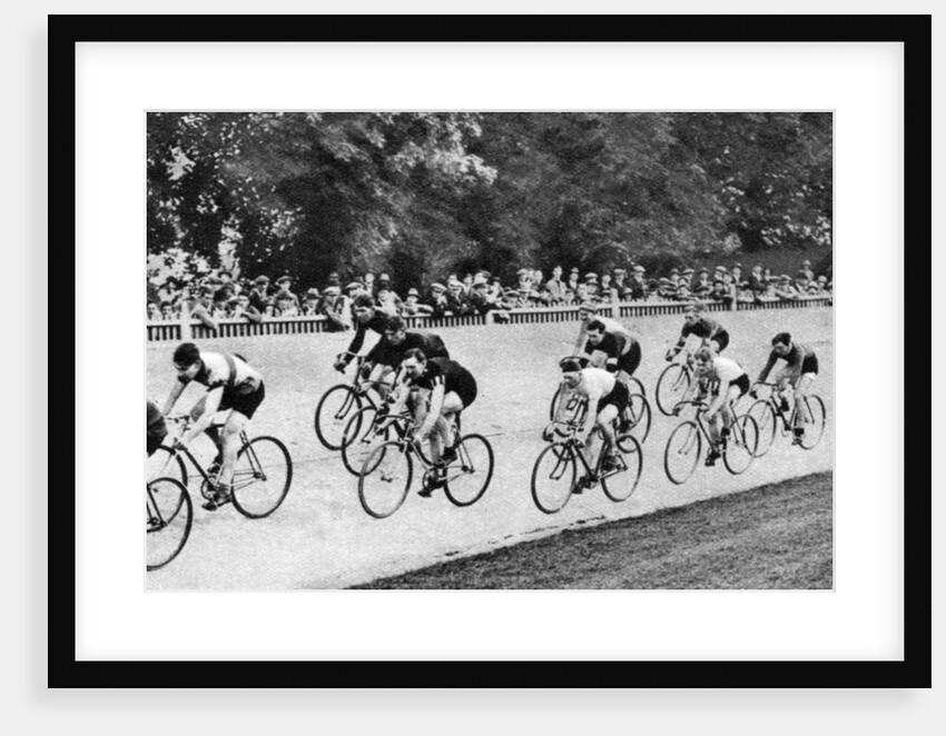 Ten miles amateur cycling championship, Herne Hill cycle track, London by Anonymous