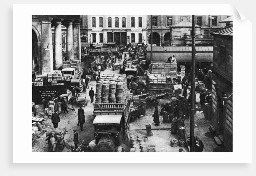 Early morning in Covent Garden, London by Anonymous