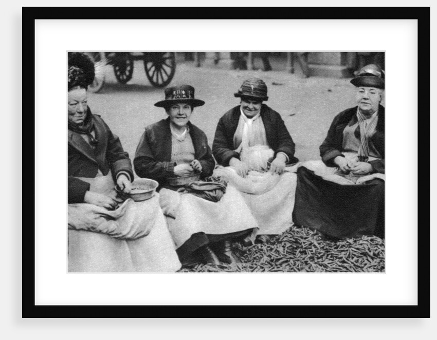 Pea shelling in Covent Garden, London by Anonymous