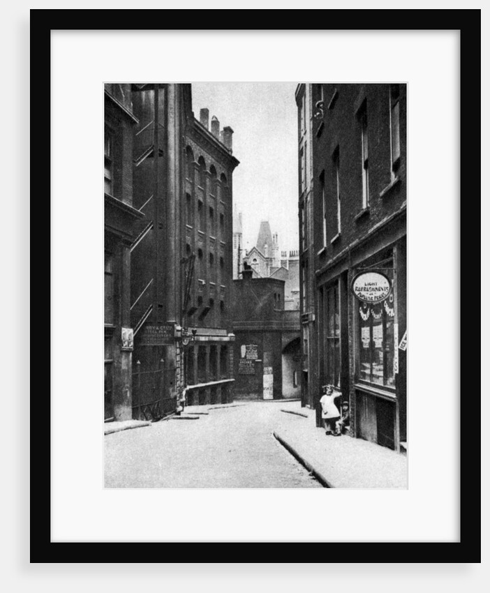 From the Old Bailey looking down the hill of Fleet Lane, London by Anonymous