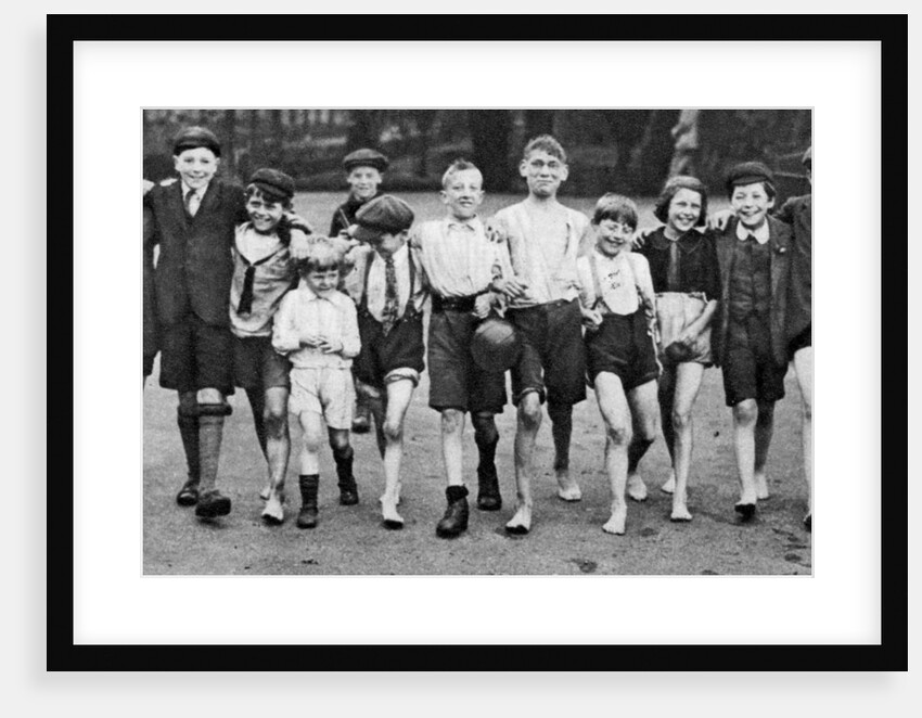 A group of summer paddlers heading for the Serpentine, London by Anonymous