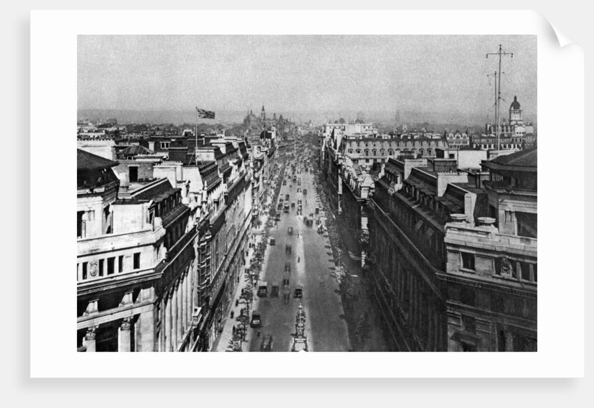 On the roof of Bush House, looking from Kingsway towards the nothern hights, London by Anonymous