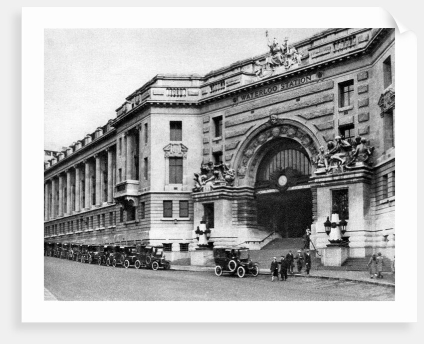 Waterloo Station, London by McLeish