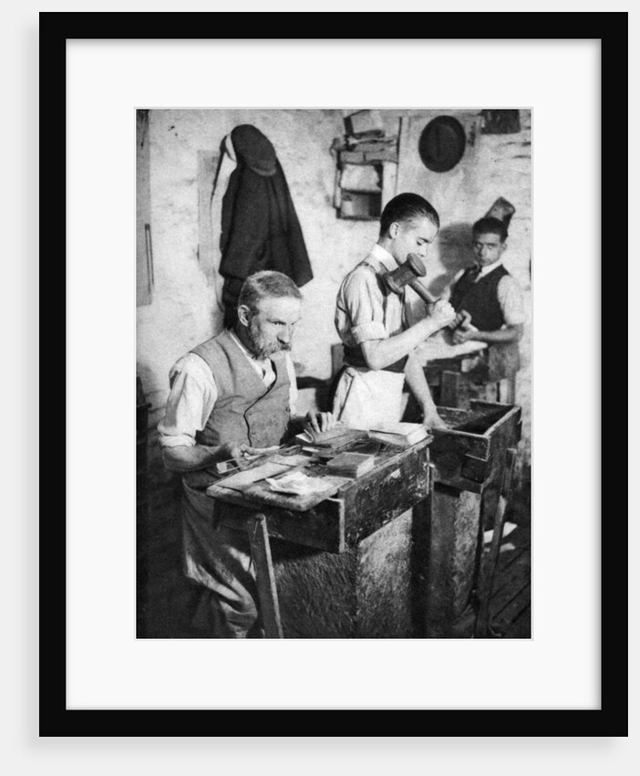 Gold-beating in a London workshop by Anonymous