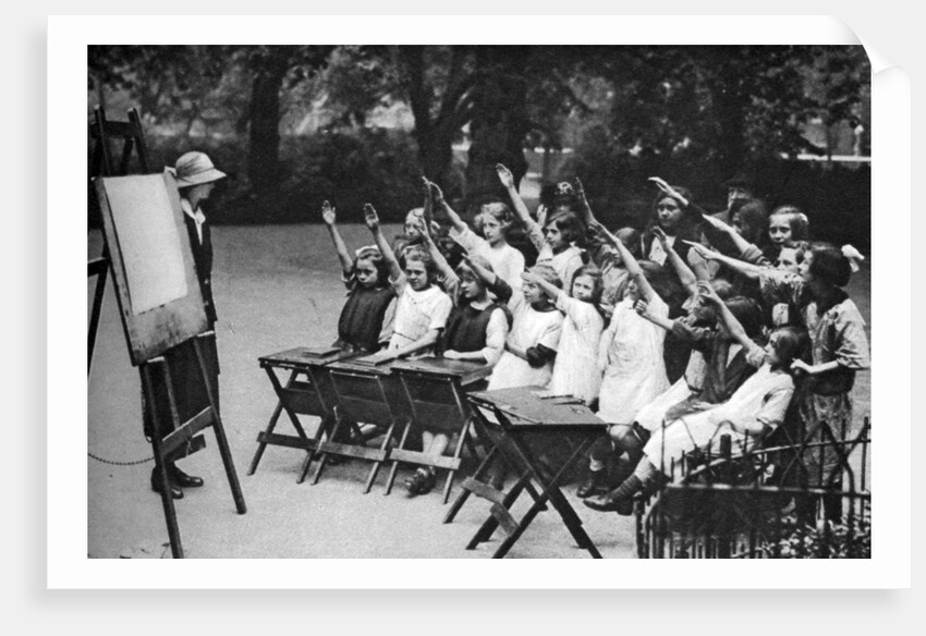 Open air class in Lincoln's Inn Fields, London by Anonymous