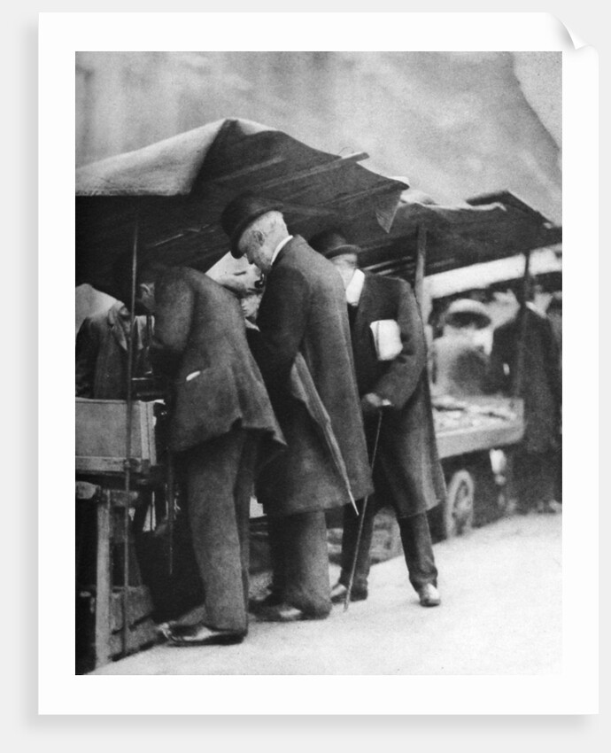 Bookstalls of the Farringdon Road market, London by Walter Benington