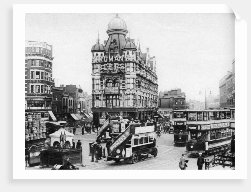 The Elephant and Castle, London by Anonymous