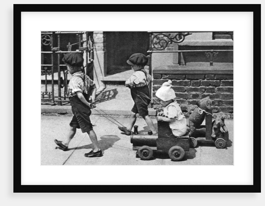 Young children playing in the street, London by Anonymous