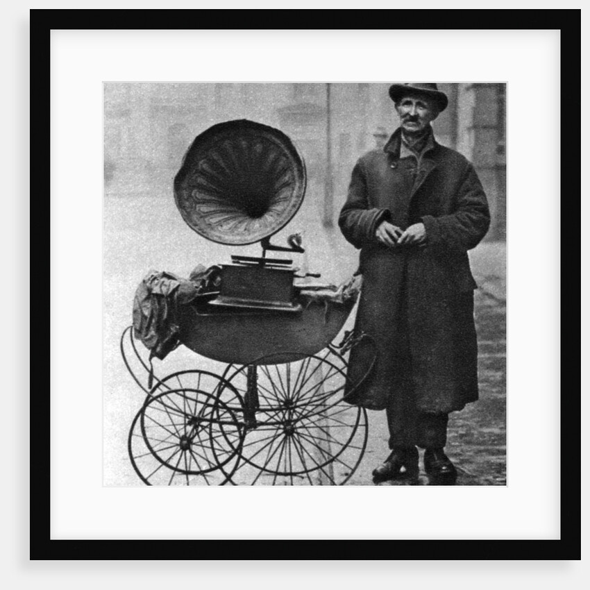 Kerb-side gramophone-player, Holborn, London by Anonymous