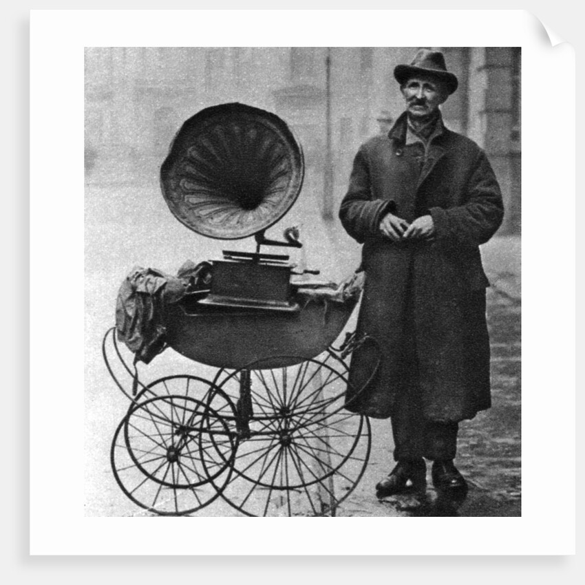 Kerb-side gramophone-player, Holborn, London by Anonymous
