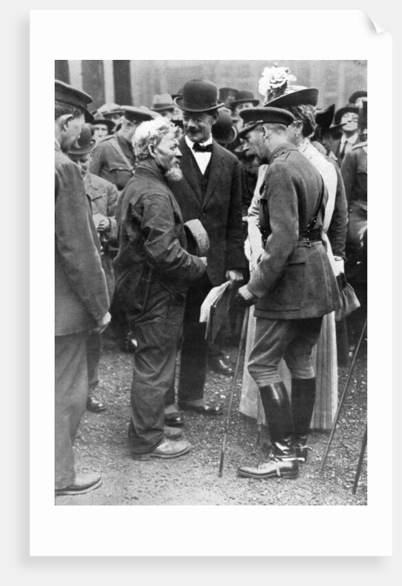 King George V and Queen Mary with a shipwright, Birkenhead, First World War by Anonymous