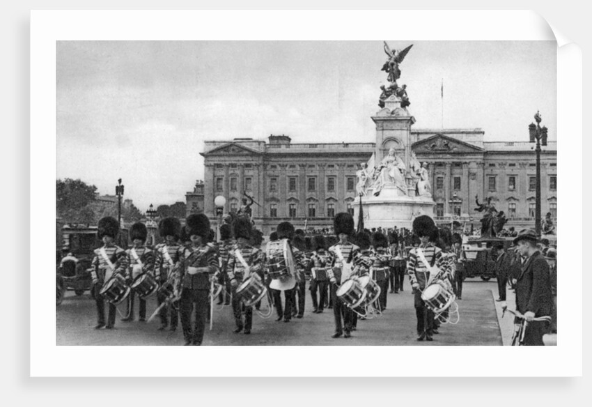 Guards in The Mall, London by Anonymous