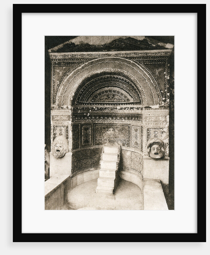 Grande Fontana, Pompeii, Italy by Anonymous