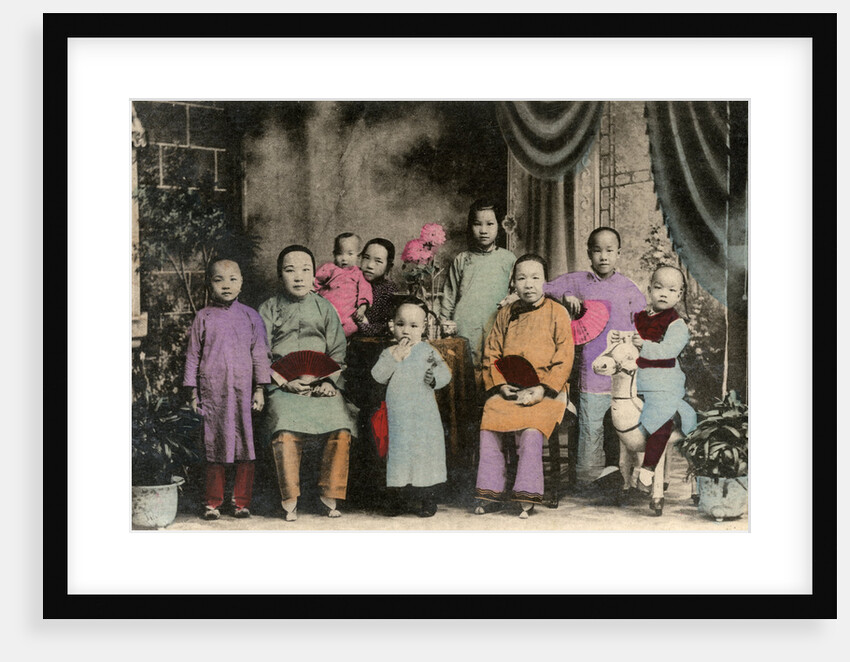 Chinese family, Hong Kong by Anonymous