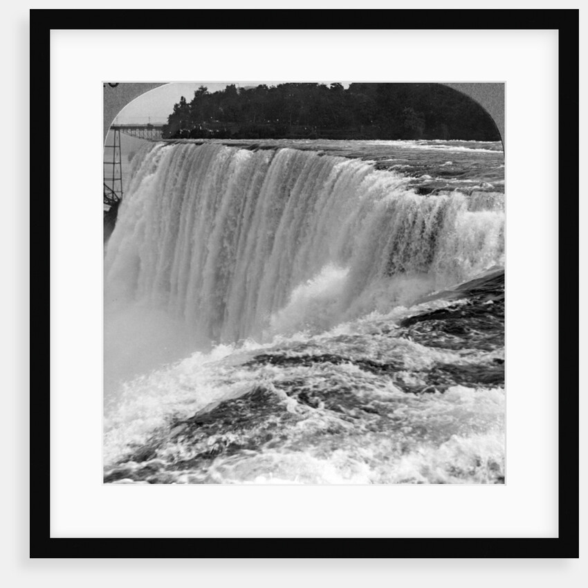 Niagra Falls, New York, USA by Realistic Travels Publishers
