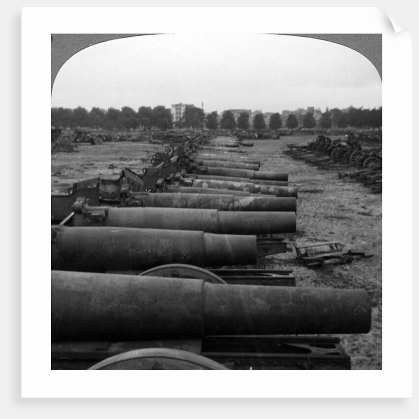 Captured German guns, Brussels, Belgium, World War I by Realistic Travels Publishers