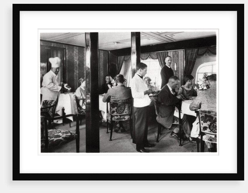Passengers' dining room, Zeppelin LZ 127 'Graf Zeppelin' by Anonymous