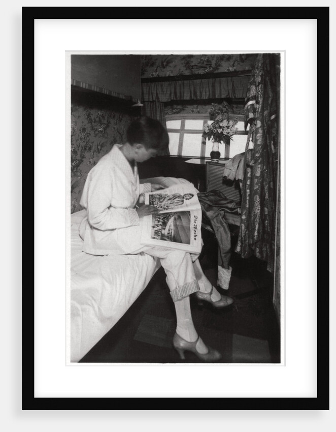 View of a passenger cabin on board Zeppelin LZ 127 'Graf Zeppelin' by Anonymous