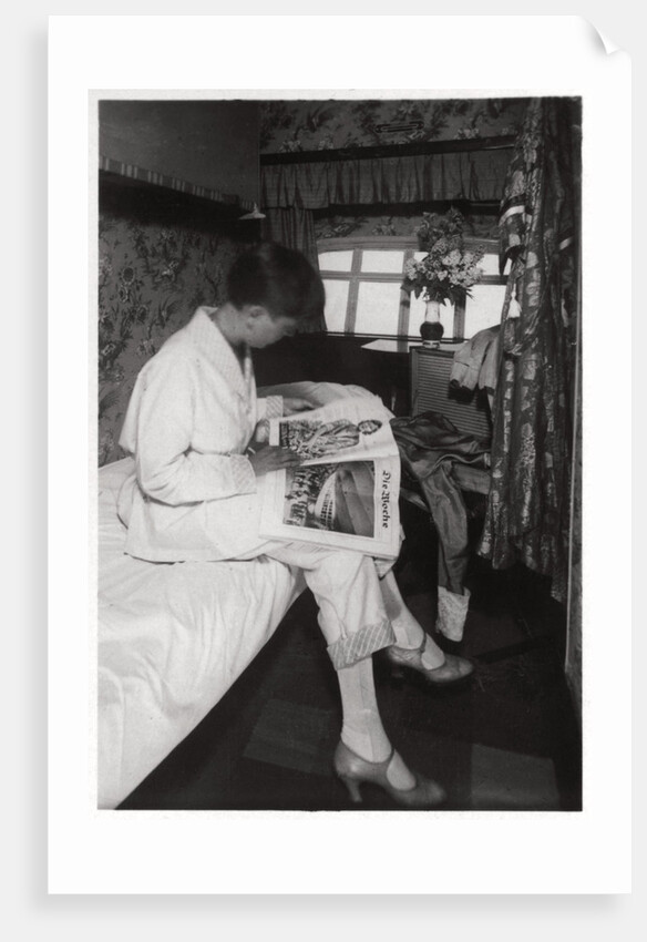 View of a passenger cabin on board Zeppelin LZ 127 'Graf Zeppelin' by Anonymous