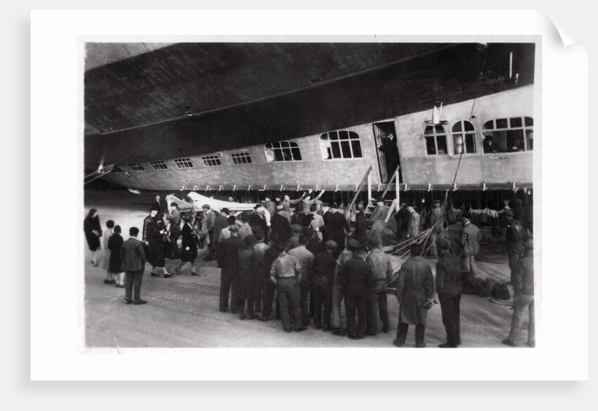 Passengers boarding Zeppelin LZ 127 'Graf Zeppelin' by Anonymous