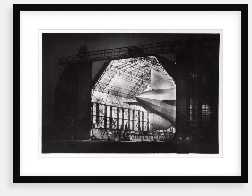 Preparations for a night flight, Zeppelin LZ 127 'Graf Zeppelin' by Anonymous
