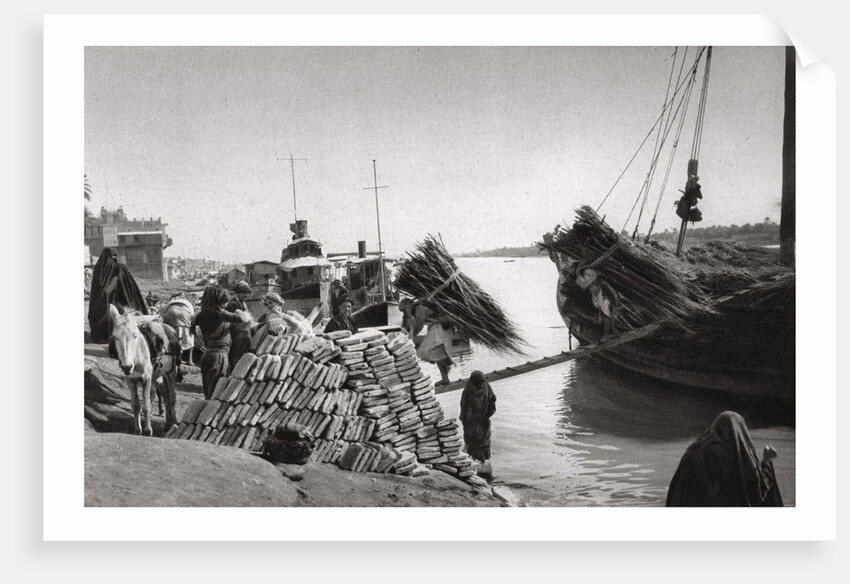 Unloading cargo from a boat, Muhaila, Baghdad, Iraq by A Kerim