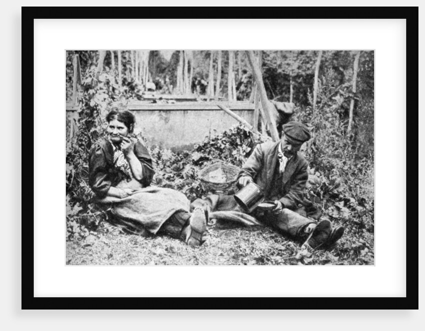 Hop pickers, Kentish hop fields by Anonymous