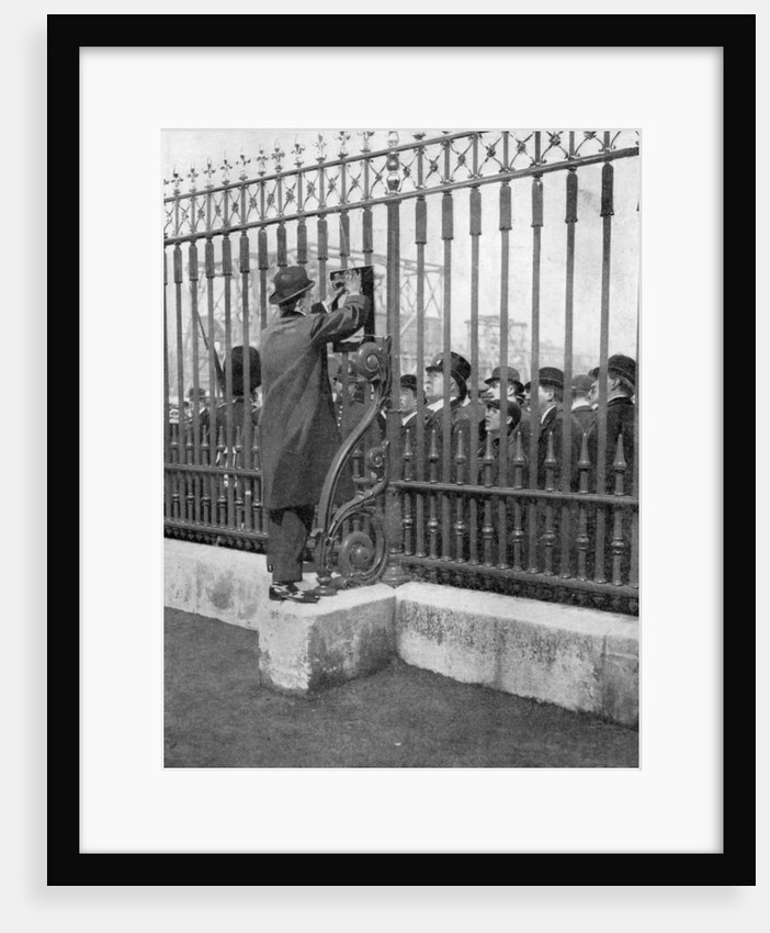 Crowds outside Buckingham Palace waiting for news of the illness of the King by Anonymous